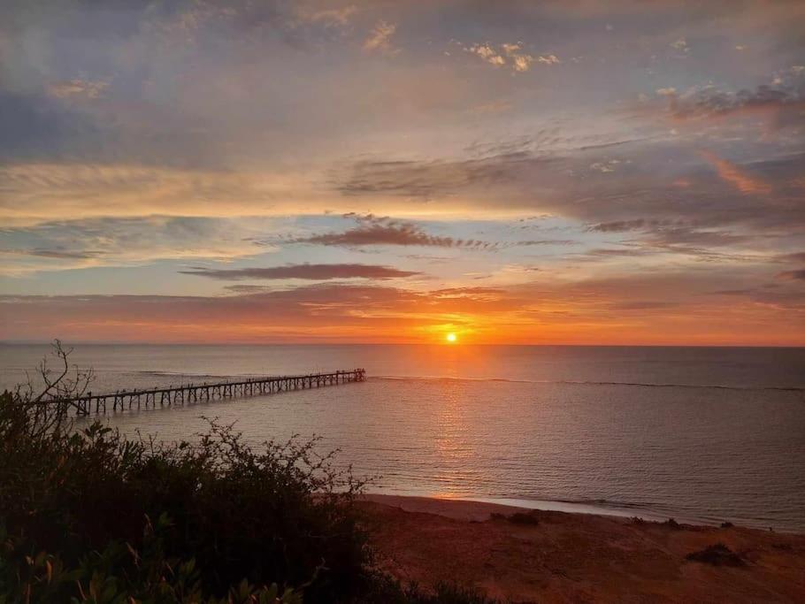 Luxury Home In Christies Beach With King Bed, Nbn, Netflix, 3Bed 2Bath Exterior foto