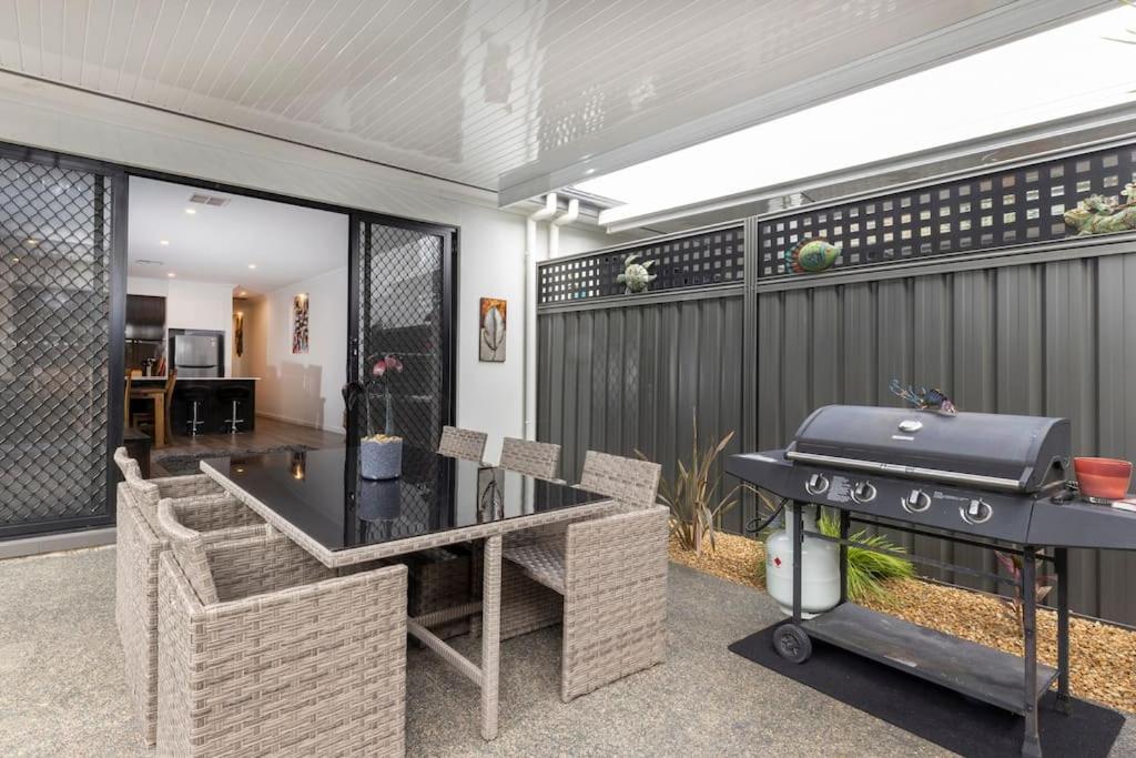 Luxury Home In Christies Beach With King Bed, Nbn, Netflix, 3Bed 2Bath Exterior foto