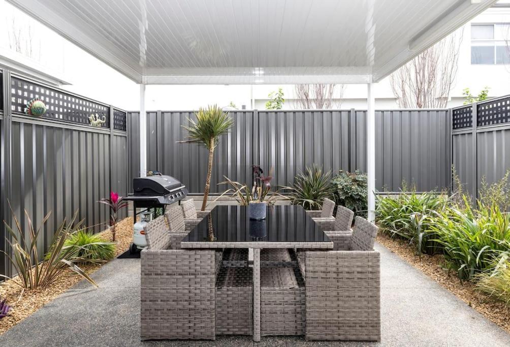 Luxury Home In Christies Beach With King Bed, Nbn, Netflix, 3Bed 2Bath Exterior foto